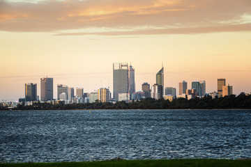 Fototapeta premium Sunset over Perth skyline, Western Australia