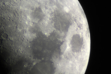 Obraz na płótnie Canvas Moon through telescope