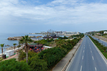 Fototapeta na wymiar A state highway near the shore in Turkey