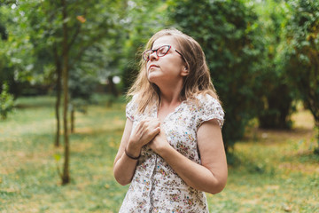 Woman with chest pain suffocating