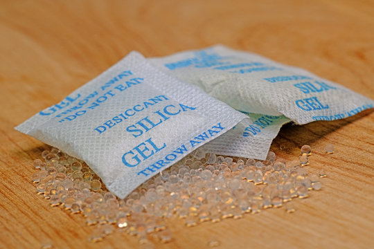 Silica gel, Trockenmittel, im Beutel Stock Photo
