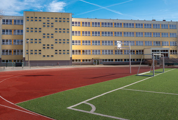 Sportplatz einer Schule