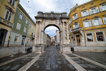 Arch of the Sergii in Pula