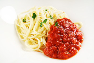 Spaghetti with tomato sauce and herbs