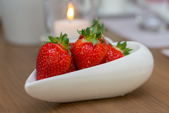 Erdbeeren in Sch&auml;lchen