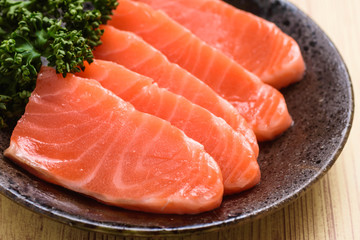 サーモンの刺し身