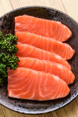 サーモンの刺し身