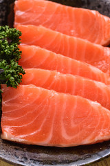 サーモンの刺し身