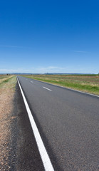 Fototapeta na wymiar Country Highway - Liverpool Plains - NSW Australia