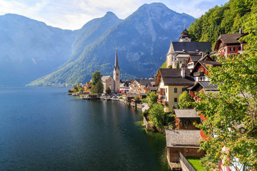 Fototapeta na wymiar Beautiful Landscapes in Hallstatt, Famous Travel Destination in Austria 