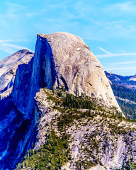 Panele Szklane  Słynna granitowa formacja skalna Half Dome we wschodniej dolinie Yosemite w górach Sierra Nevada. Oglądane z Glacier Point w Parku Narodowym Yosemite, Kalifornia, Stany Zjednoczone