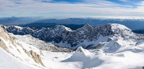 Fototapeta na wymiar Panoramic view of the North-East Julian Alps from the Kredarica
