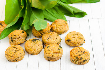Scones with ramson leaves