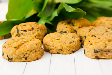 Scones with ramson leaves