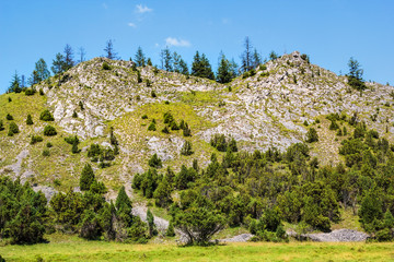 Fototapeta na wymiar Outstanding limestone rock. Smolegowa Skala. Pieniny Mountains, Poland.