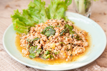 Larb, Thai spicy minced pork salad