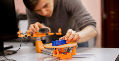 3d scanner the plastic detail on the plate, innovative technology to create models