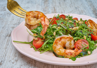shrimp salad with greens and croutons