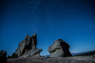 Rock under the night stars