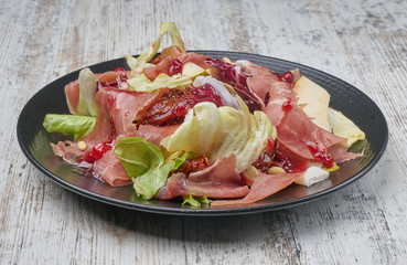 prosciutto salad with sun-dried tomatoes