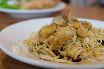 stir fried spaghetti with spicy fish