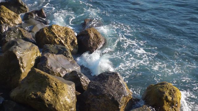 Occean waves hitting rocks in slow motion 180fps