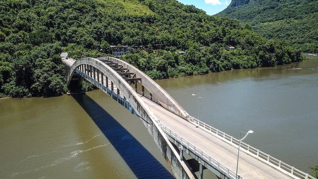 Aerial view of the Rio das Antas bridge in Bento Gon&ccedil;alves, Brazil