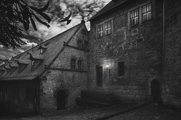 Altes Haus in der Dunkelheit