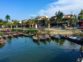 Fototapeta na wymiar fisherboats at Hoi An-harbor