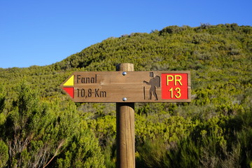 Wandermarkierung auf Madeira (Vereda do Fanal)