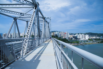 View of Herc&iacute;lio Luz Bridge, historical landmark of Florian&oacute;polis city.
