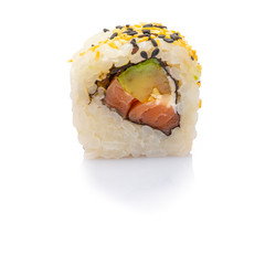 Uramaki Sushi lachs und gurke roh