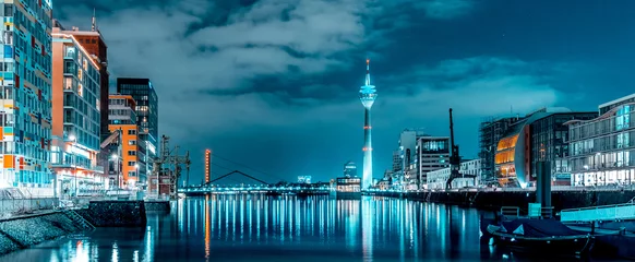 Medienhafen Düsseldorf bei Nacht © festfotodesign