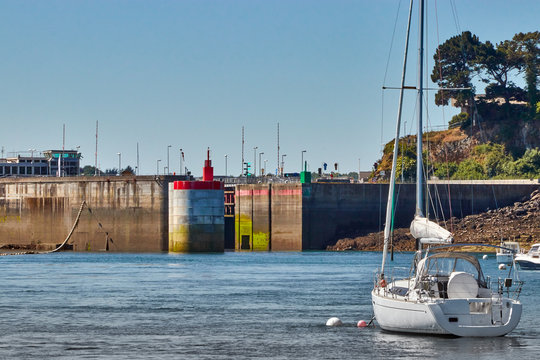Image of the lock of the Rance hydroelectric barrage at Saint Malo, France