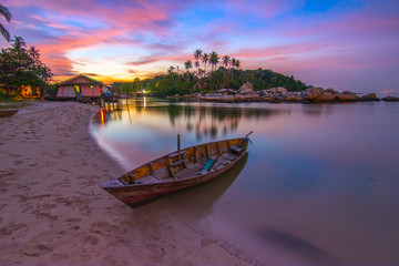 Naklejka premium sunset di desa pengudang