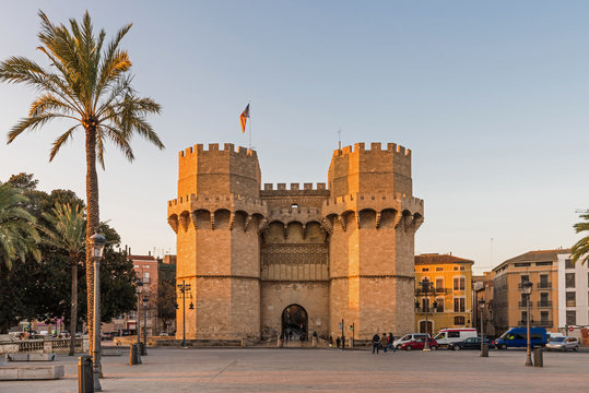Das Stadttor &bdquo;Torres de Serranos&ldquo; in Valencia; Spanien