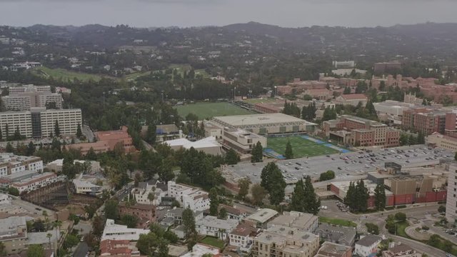 Los Angeles Aerial v262 Panoramic Westwood cityscape with golf course, cemetary, and 405 - October 2019