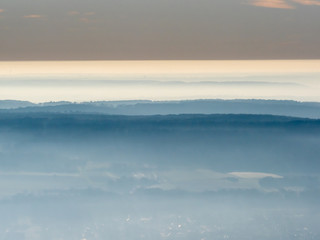 vue aérienne de la vallée de la Seine dans la brume à Epone dans les Yvelines en France