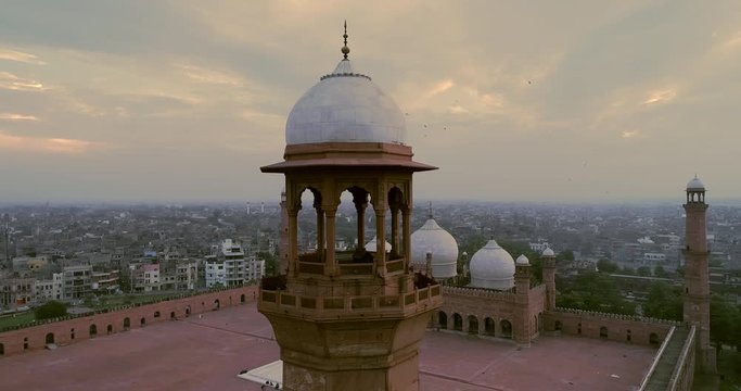 Landmark Emperor's Mosque Badshahi masjid in Lahore, Pakistan