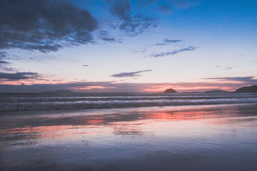 Amanecer en la playa brasilera