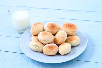 Selbstgemachte Mohnbrötchen	