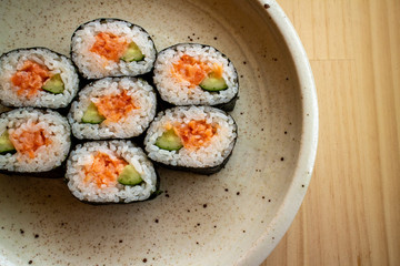 マグロのたたきの太巻き Sushi rolls with minced tuna and cucumber