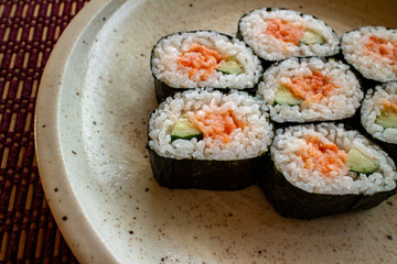 マグロのたたきの太巻き Sushi rolls with minced tuna and cucumber