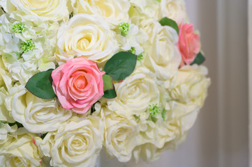 wedding cake with roses