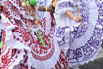 women in panamenian national dress