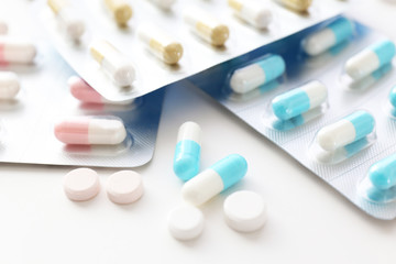 医療イメージ　飲み薬