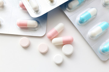 医療イメージ　飲み薬