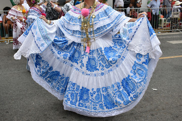 women in panamenian national dress