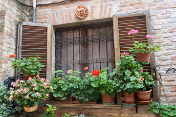 Fototapeta na wymiar Old typical house in Atri, Italy