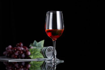 Glass red wine cup